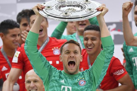 Der FC Bayern München mit Kapitän und Torwart Manuel Neuer feiert die Deutsche Fußballmeisterschaft 2019