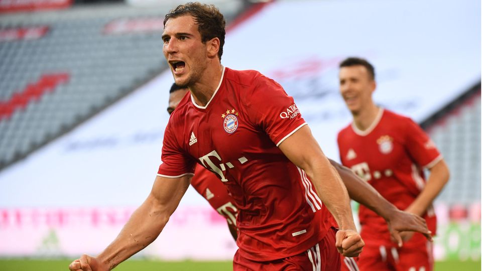 FC Bayern schießt den BVB in die Champions League – Werder sammelt Punkte im Abstiegskampf Bayern Münchens Leon Goretzka bejubelt sein Tor zum 2:1