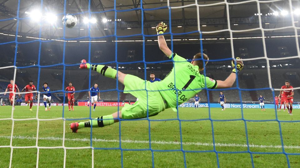 Schale-Elfmeter gegen Bayer Leverkusen