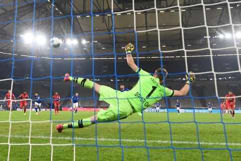 Schale-Elfmeter gegen Bayer Leverkusen