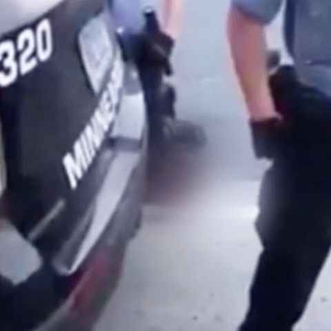 Neues Video von George Floyds Verhaftung: Passanten flehen Polizisten an