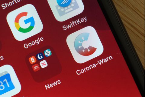 Die Corona-Warn-App des Bundes soll Nutzer nach einem engen Kontakt mit einer am Coronavirus infizierten Person warnen