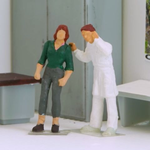 Ausschnitt aus dem Erklärfilm über die Corona-Warn-App des Miniatur Museums Hamburg