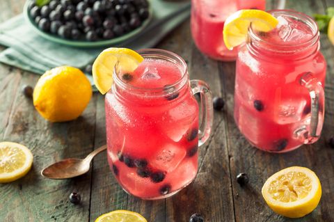 Blaubeer Limonade mit Zitrone