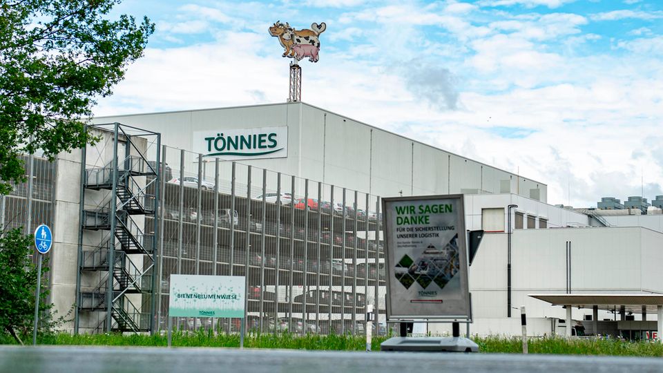 Außenansicht des Firmengeländes vom Fleischwerk Tönnies in Rheda-Wiedenbrück