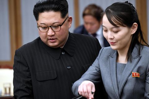 Kim Jong Un und seine Schwester Kim Yo Jong