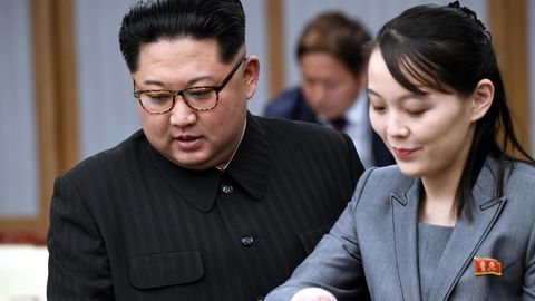 Kim Jong Un und seine Schwester Kim Yo Jong