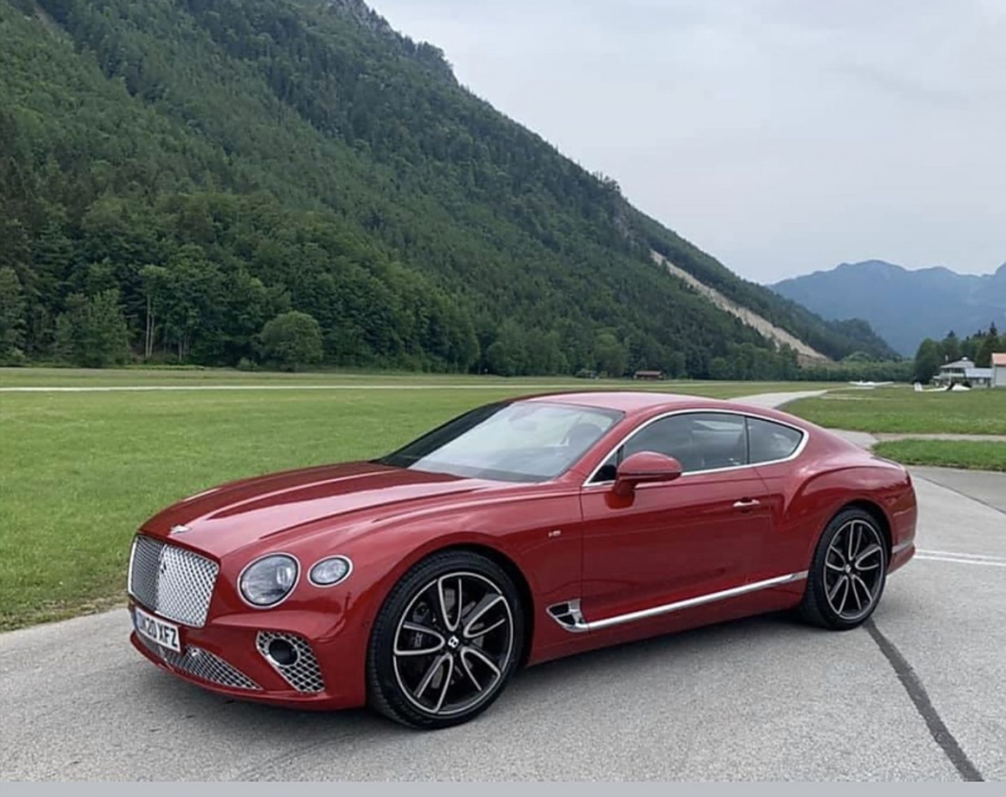 Der Bentley Continental GT V8 teilt sich mit dem Porsche Panamera die Plattform