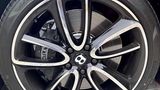Trotz der 22 Zoll Felgen ist der Bentley Continental dank des Luftfederfahrwerks komfortabel