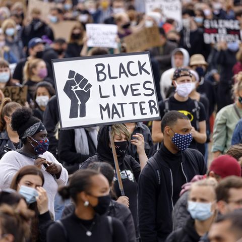  Anti-Rassismus-Demonstration von Black Lives Matter in der Deutzer Werft in Köln.