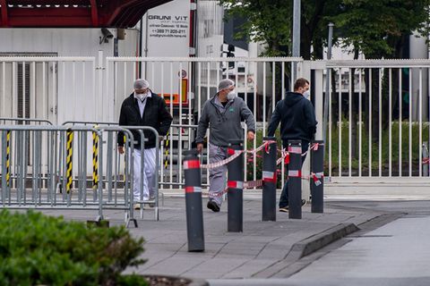 5350 Mitarbeiter des Schlachtbetriebes Tönnies müssen noch getestet werden - und das möglichst schnell