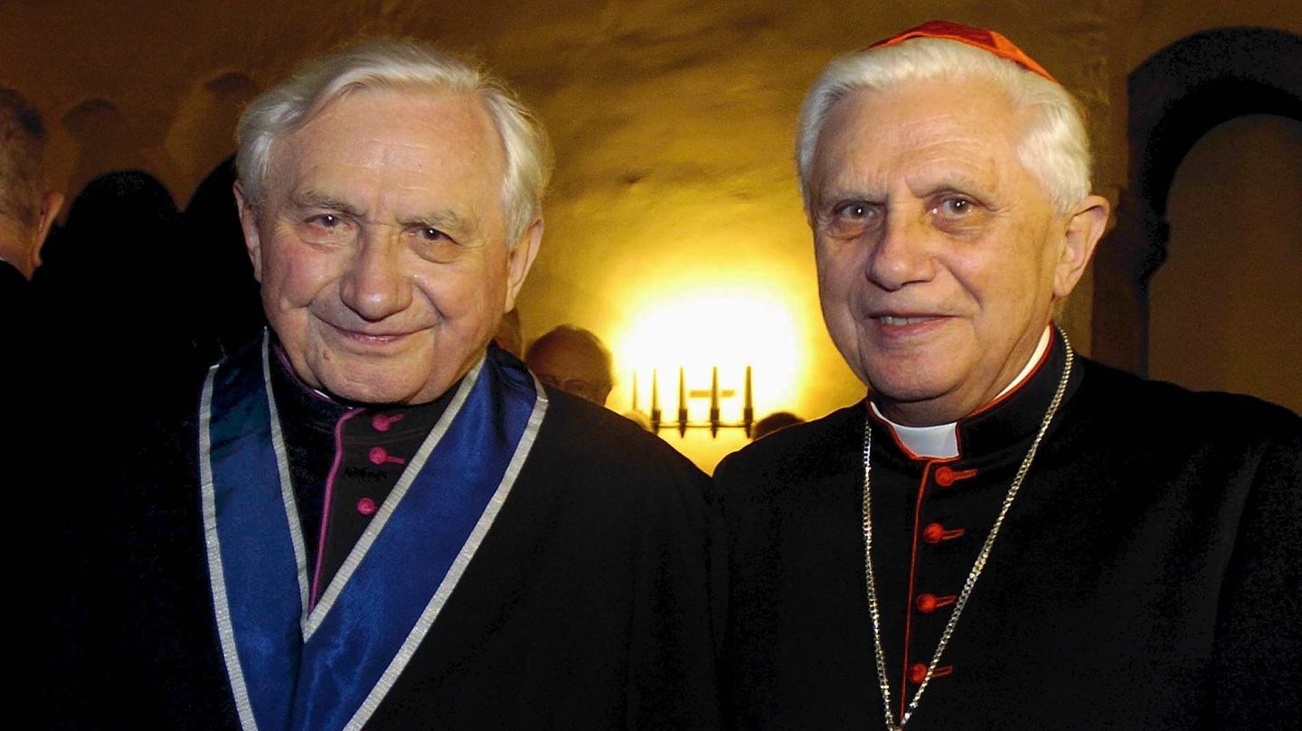 Georg Ratzinger (links) und Papst Benedikt XVI.