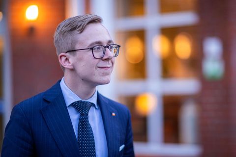 Philipp Amthor verlässt die Sitzung des CDU-Kreisverbandes Ludwiglust-Parchim