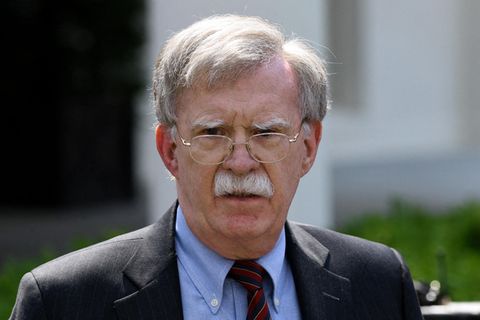 Hardliner und Enthüllungsautor : Der Mann, der sich mit Trump anlegt: Wer ist John Bolton?