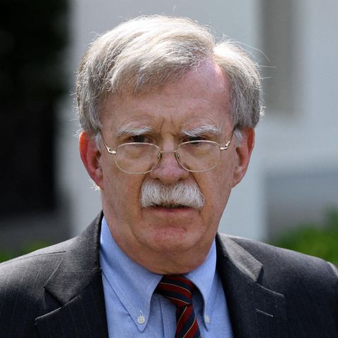Hardliner und Enthüllungsautor : Der Mann, der sich mit Trump anlegt: Wer ist John Bolton?