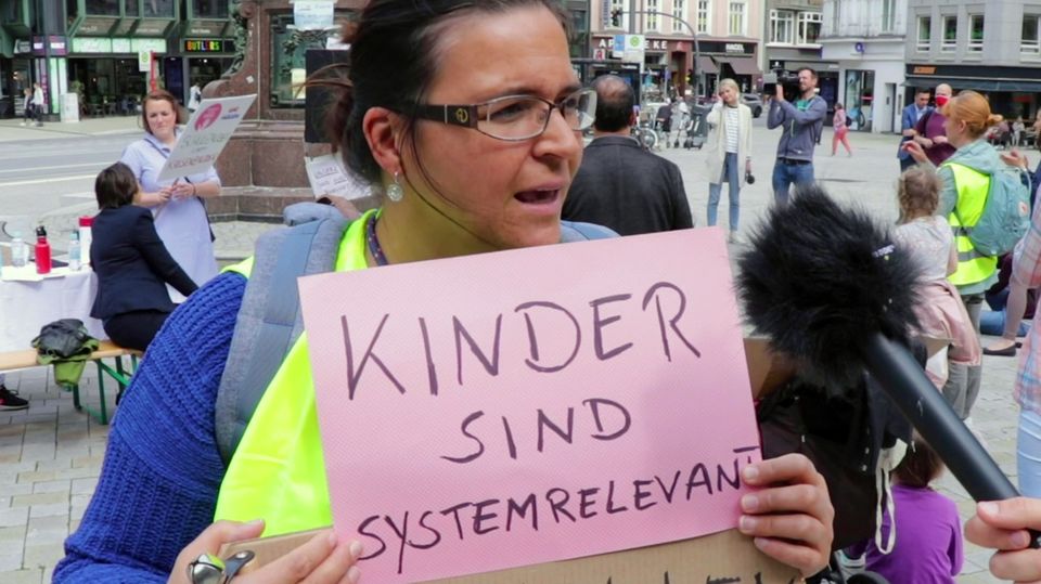 Demo in Hamburg: Eltern wollen endlich bei Corona-Maßnahmen mitreden
