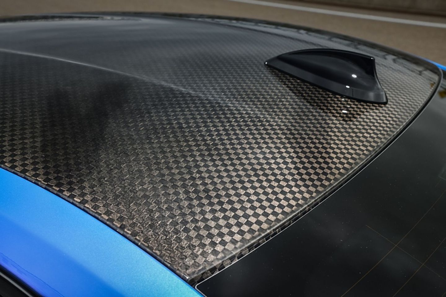 Auch das Carbondach in Sandwichbauweise dürfte den nächsten BMW M4 zieren