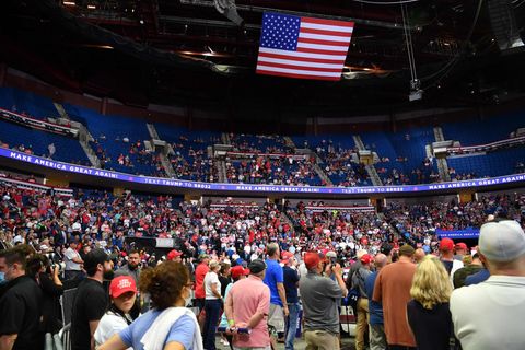 Enttäuschung für Trump - die halbe Halle blieb leer.