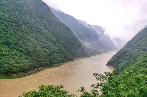 China: Nach heftigen Regenfällen ist der Wasserpegel des Flusses Fu stark angestiegen