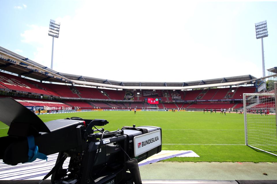 Für 4,4 Milliarden Euro: DFL vergibt Fernsehrechte: Bei diesen Sendern gibt's in Zukunft Bundesliga live Fußball-Bundesliga