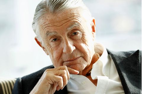 Joel Schumacher