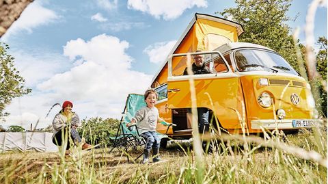 ­Familie Herbst und Bulli Willi