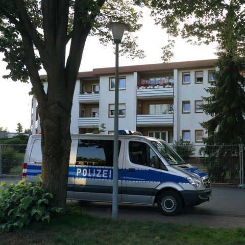 Polizei wegen Coronavirus-Ausbruch im Kreis Gütersloh