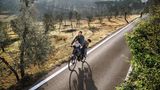 Paolo Woods mit seinen Kindern auf dem Fahrrad