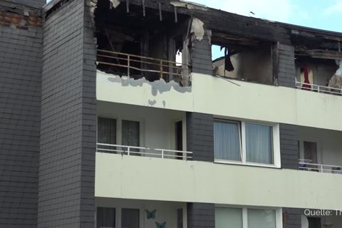 In Nümbrecht in Nordrhein-Westfalen sind bei einem Großbrand die Einsytzkräfte mit Eiern und Kartoffeln beorfen worden
