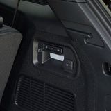 Per Knopfdruck verschwinden die Sitze