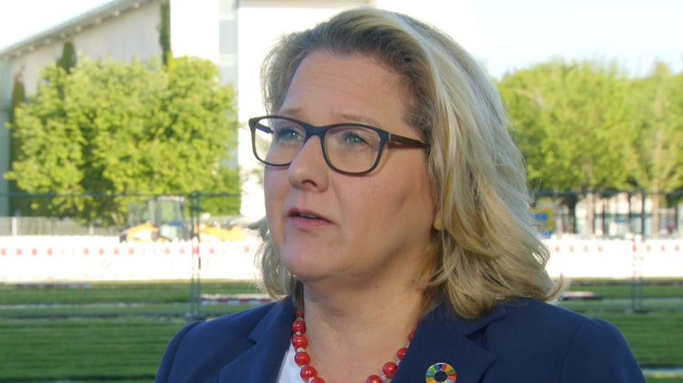 Bundesumweltministerin Svenja Schulze erklärt das Einwegplastik-Verbot im Interview.