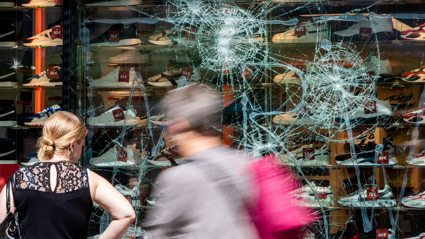 Zerstörungswut und Plünderungen in Stuttgart: Konfliktforscher Heitmeyer: "Wenn Gewalt derart eskaliert, hat ein Einzelner keine Chance"