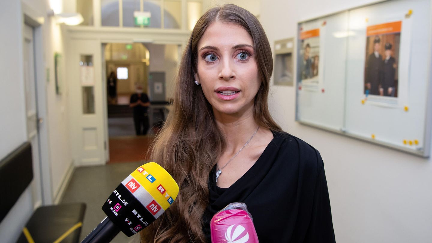 Cathy Hummels vor dem Münchner Oberlandesgericht 