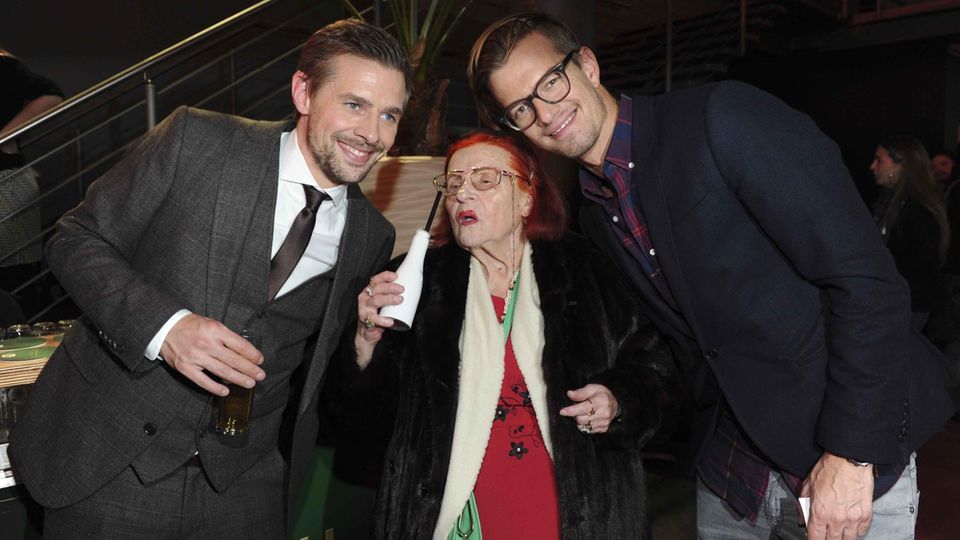 Oma Violetta mit Joko und Klaas Oma Violetta mit Joko und Klaas