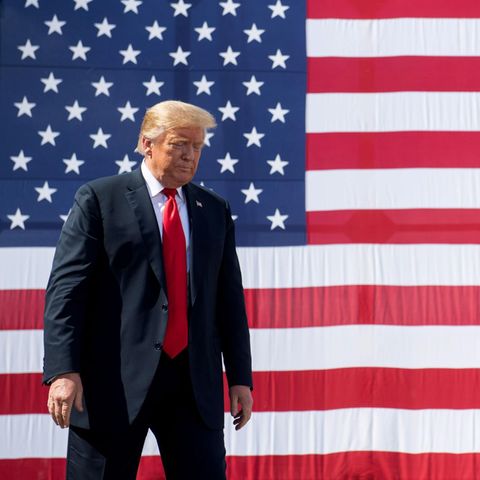 US-Präsident Donald Trump vor der Nationalflagge der USA