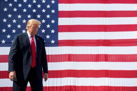 US-Präsident Donald Trump vor der Nationalflagge der USA
