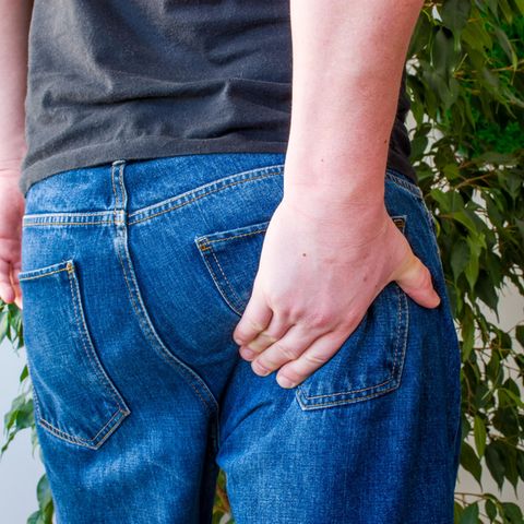 Die Diagnose: Er leidet unter Juckreiz am Po – doch eine Geschlechtskrankheit schließt der Arzt aus