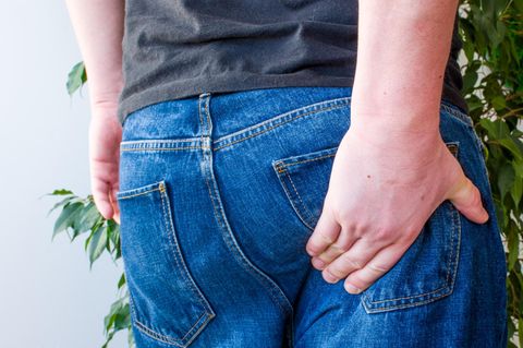 Die Diagnose: Er leidet unter Juckreiz am Po – doch eine Geschlechtskrankheit schließt der Arzt aus