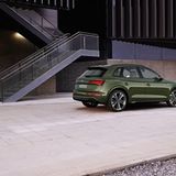 Die Plug-in-Hybride werden in zwei Leistungsvarianten mit 220 kW / 299 PS sowie 270 kW / 367 PS Systemleistung angeboten