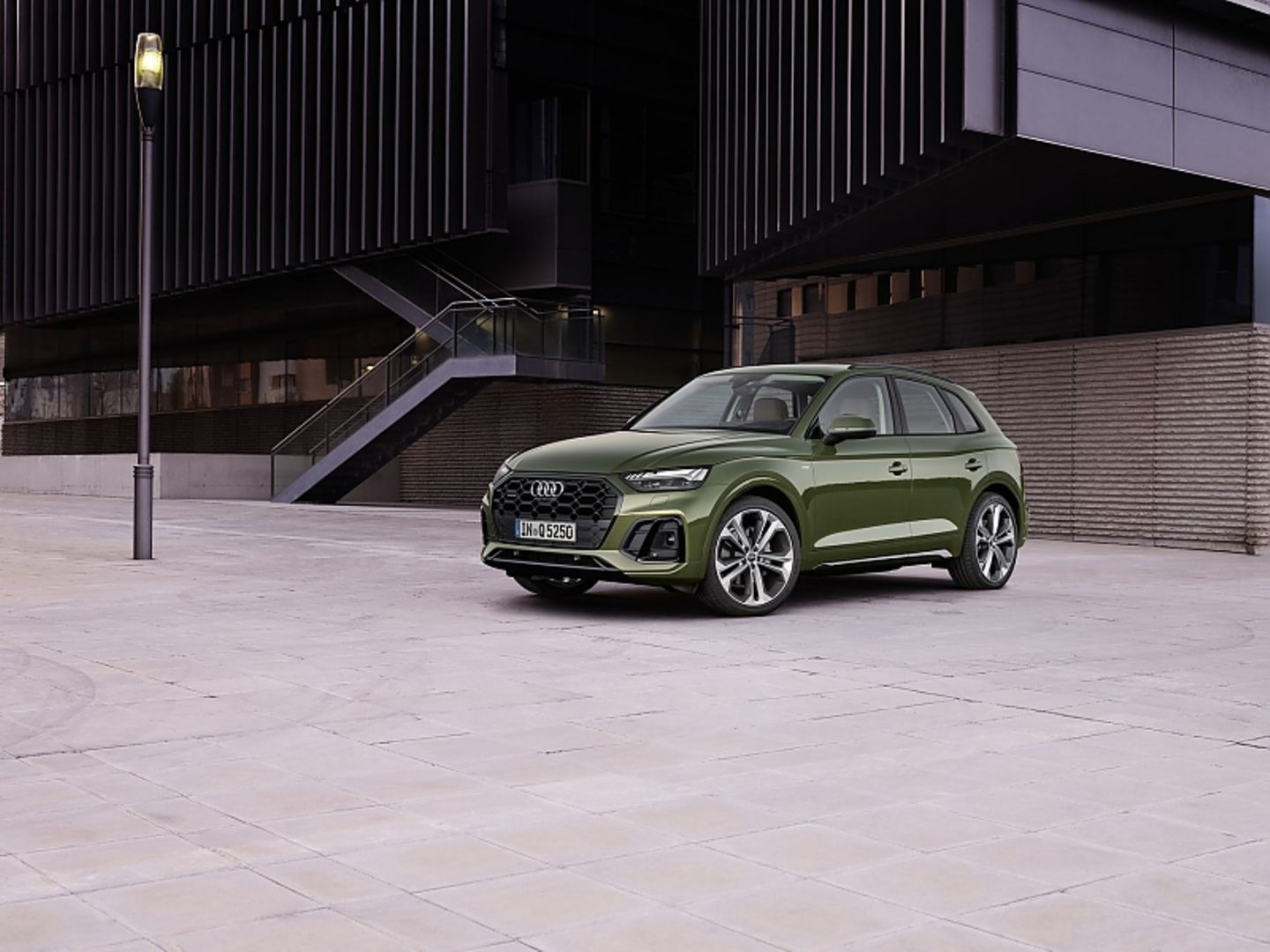 Der Audi Q5 setzt auf Schwarmintelligenz und gibt dem Fahrer Tipps, um die grüne Welle einzuhalten