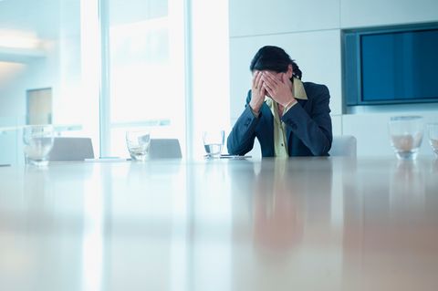 Horror im Homeoffice und Büro: Mein Chef macht mich krank! Wie Betroffene den täglichen Albtraum im Job erleben