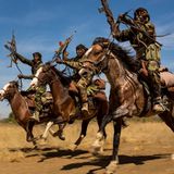 Bewaffnete Ranger auf der Rückkehr von einem sechstägigen Einsatz