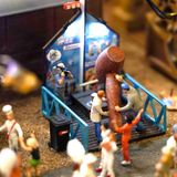 "Hau den Lukas" heißt eine der 150 Attraktionen. Seit der Eröffnung des Wunderlandes im Jahr 2001 gab es im Mitteldeutschland- Abschnitt eine kleine Kirmes.