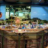 Doch die alte Kirmes war in die Jahre gekommen. An knapp 300.000 Wunderland-Tagen drehten Autoscooter, Wilde Maus und Co. unermüdlich ihre Runden. So war für die Brüder Braun (Foto) die Zeit für ein umfangreiches Upgrade längst reif.