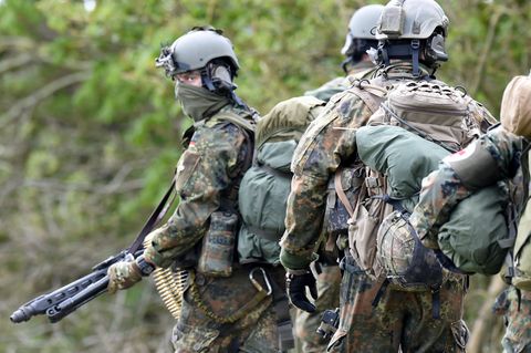 Fallschirmjäger des Kommando Spezialkräfte (KSK)