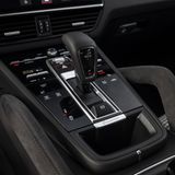 Die Achtgangautomatik erledigt ihren Job unauffällig