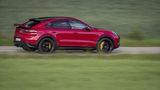 Auch bei hohen Tempi bleibt das Porsche Cayenne GTS Coupé stabil
