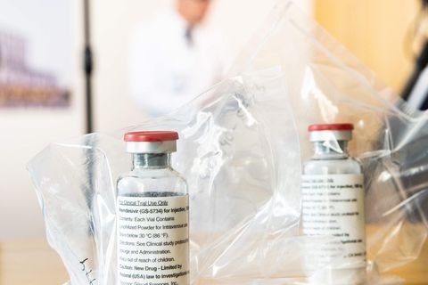 Erste Studien deuten daraufhin, dass sich Covid-Patienten mit dem Medikament Remdesivir schneller erholen könnten