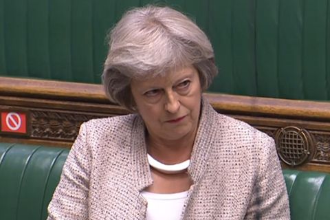 Bei einer Sitzung des britischen Parlaments nimmt Theresa May kein Blatt vor den Mund.