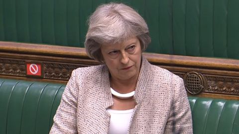 Bei einer Sitzung des britischen Parlaments nimmt Theresa May kein Blatt vor den Mund.